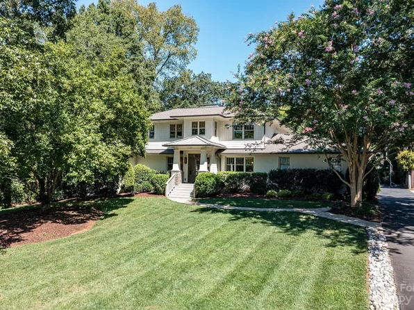 2220 Ferncliff Rd, Charlotte, NC 28211