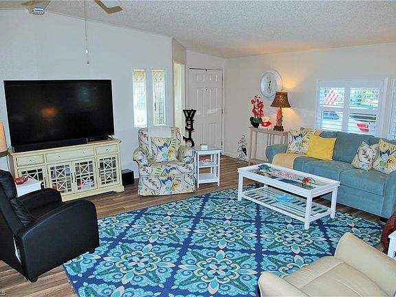 4th image of 221 Nicklaus Blvd