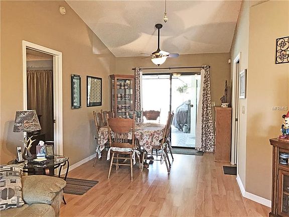 5th image of 230 Cranbrook Dr