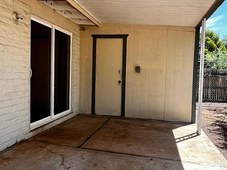 8024 E Victoria Dr — Photo 22