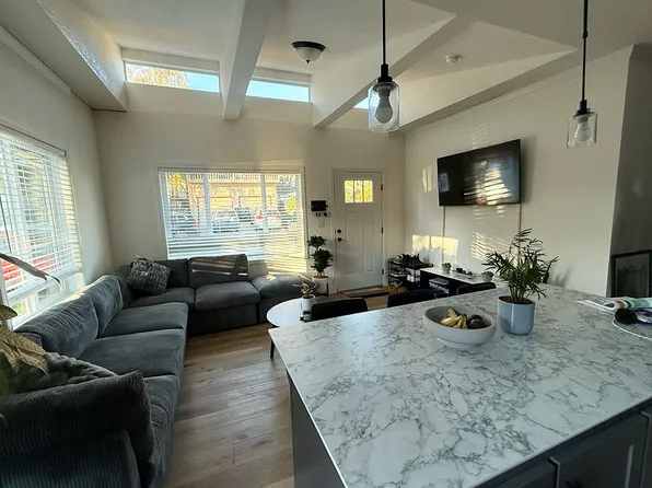 119 Grandview St #A, Santa Cruz, CA 95060