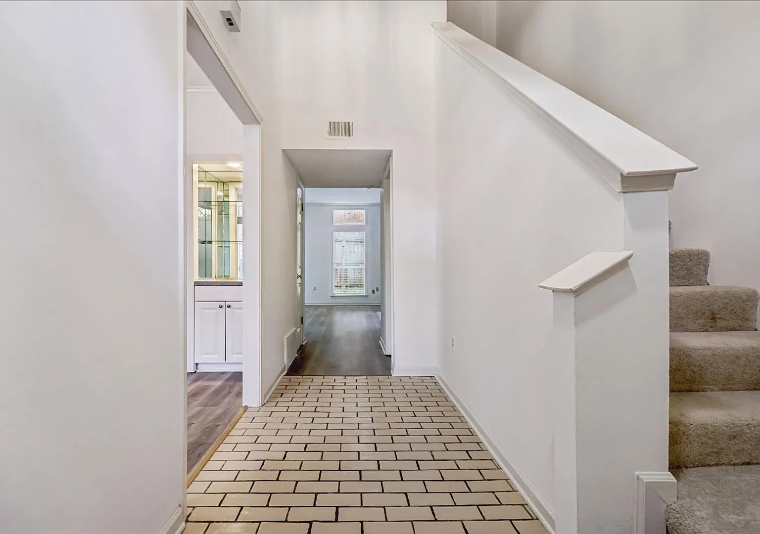 Stylish & Spacious 2-Bedroom Home in Memphis-Prime Location! — Photo 4