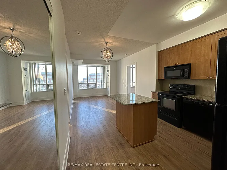 330 Burnhamthorpe Rd W #2208 — Photo 9