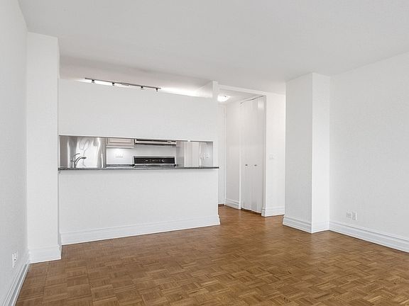 4th image of 145 W 67th St APT 31A