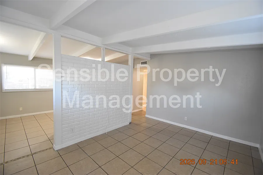 3 bed, 984 sqft, $1,750 — Photo 3