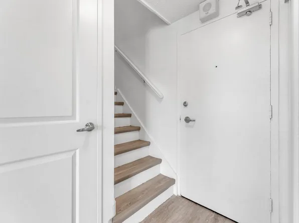 181 Queen Mary Rd #225, Kingston, ON K7M 2B1