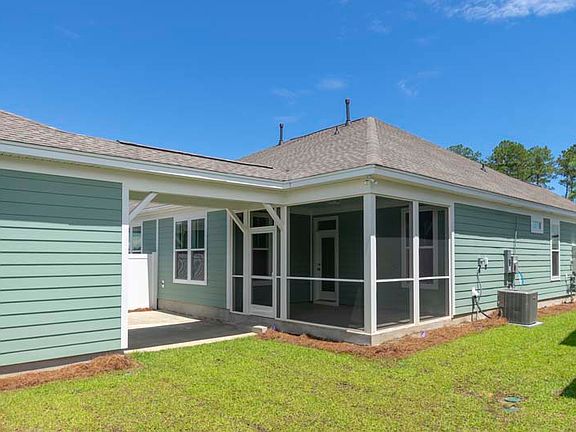 1056 Longwood Bluffs Circle