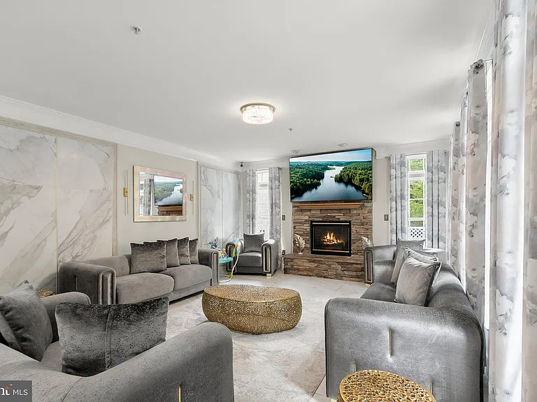 7202 Exbury Ct — Photo 18