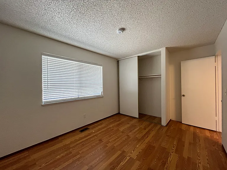 270 Riverview Dr — Photo 18