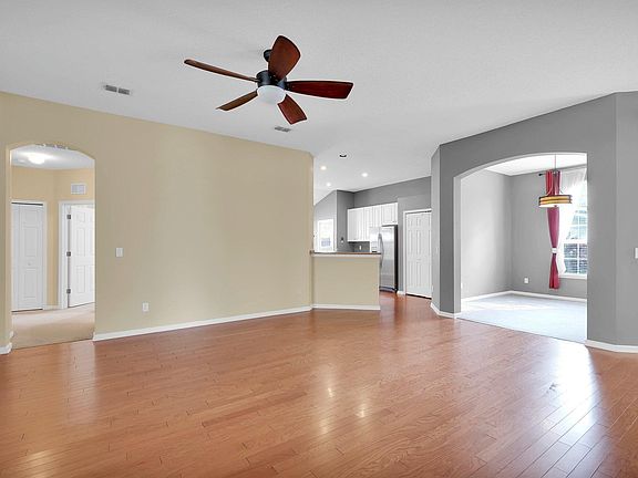 3rd image of 748 Hazelmoor Ln