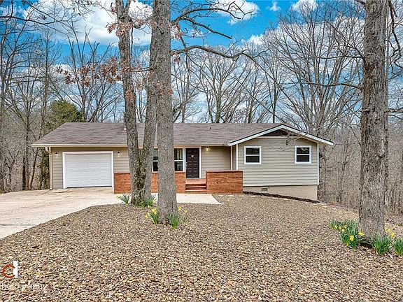 2nd image of 7 Pinehurst Ln