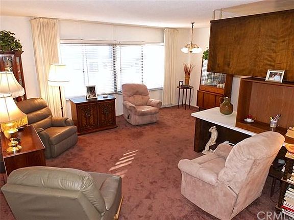 4th image of 250 Linden Ave #22