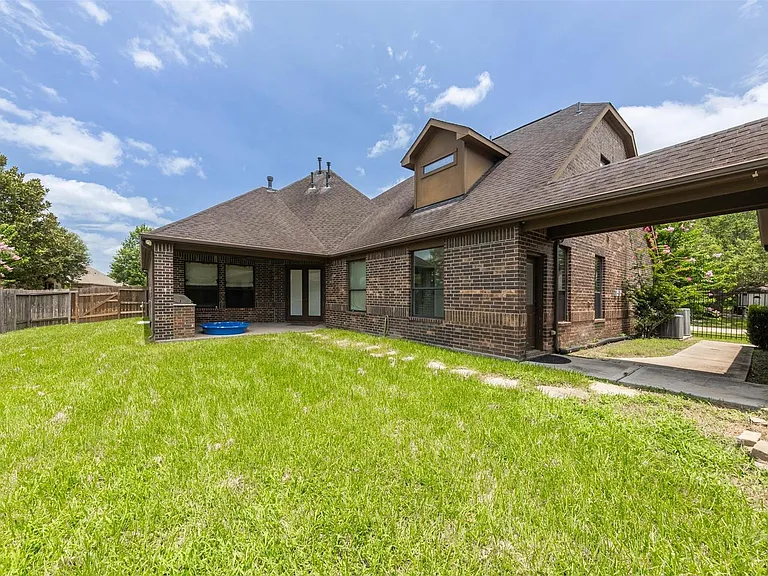 33303 Winsford St — Photo 32