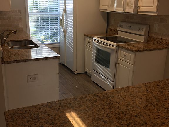 5th image of 6040 Sanibel Dr