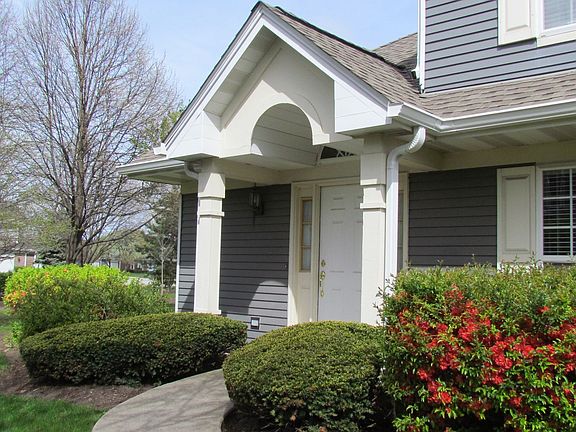 3rd image of 360 E Haver Hill Ct