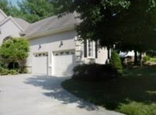 204 Preston Pines Dr, Cary, NC 27513