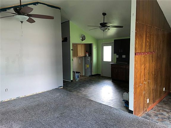 4th image of 109 Shelby St