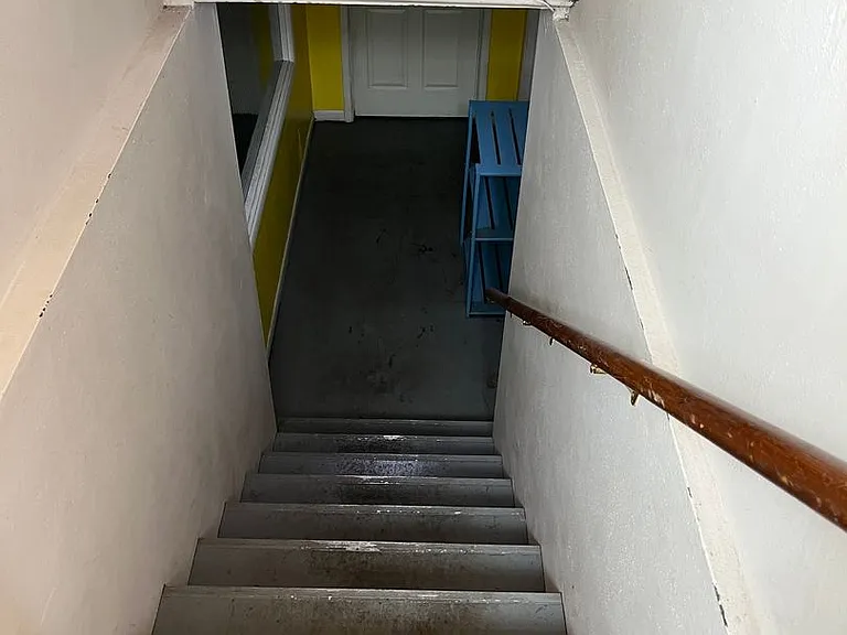 515 Avenue C — Photo 2
