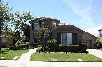 1st image of 4810 Village Green Dr