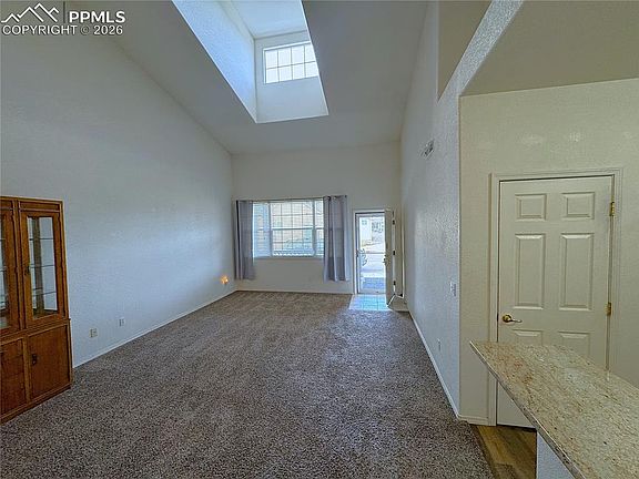 4th image of 1231 Villa Grv