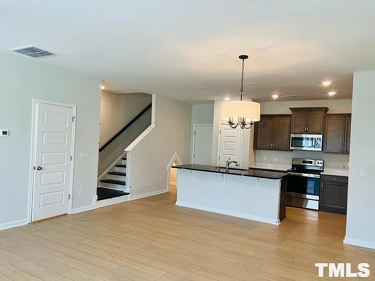 7809 Flatrock Park Dr — Photo 2