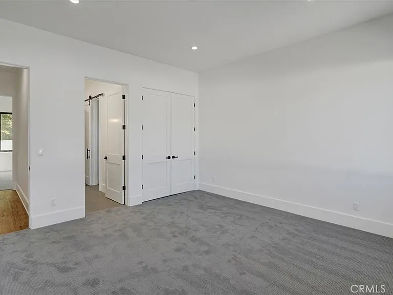 5520 Woodlake Ave — Photo 18