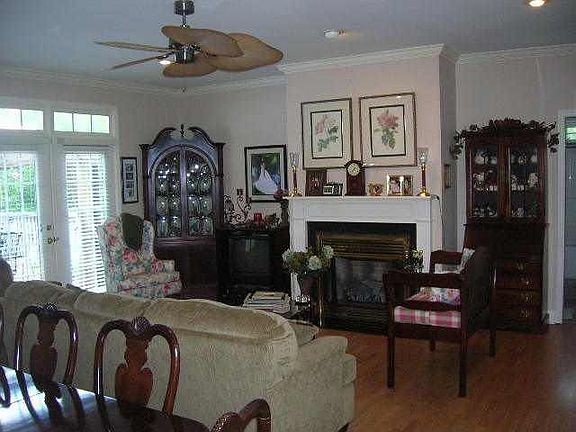 3rd image of 3687 Crown Colony Dr NW