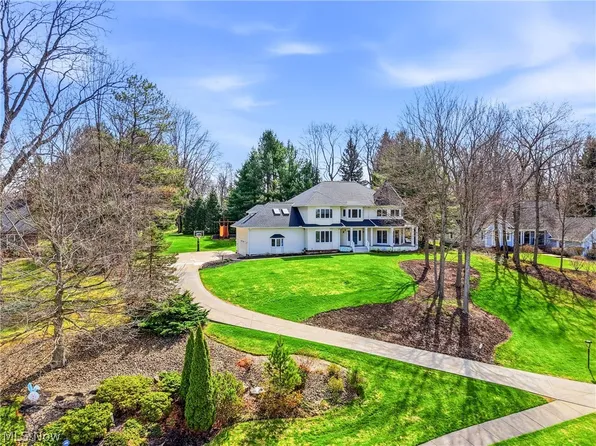 35729 Quartermane Cir, Bentleyville, OH 44022