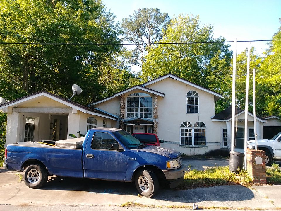 1st image of 2604 Sandra Ln