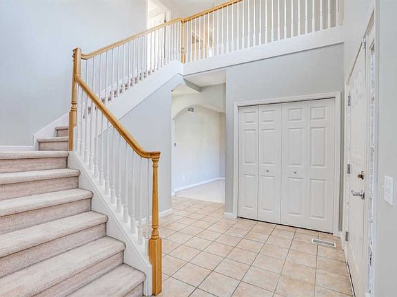 3rd image of 3872 Lake Pointe Ln