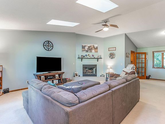 4th image of 5648 Newton Ave