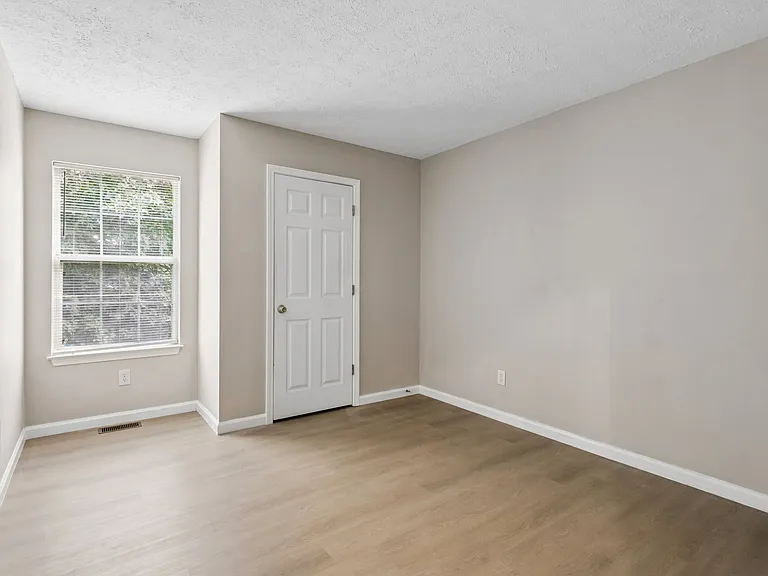 88 Bridge View Dr — Photo 15