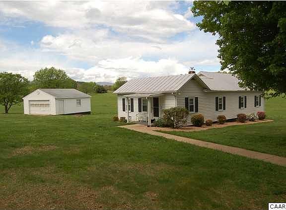 4th image of 15 Robin Ln