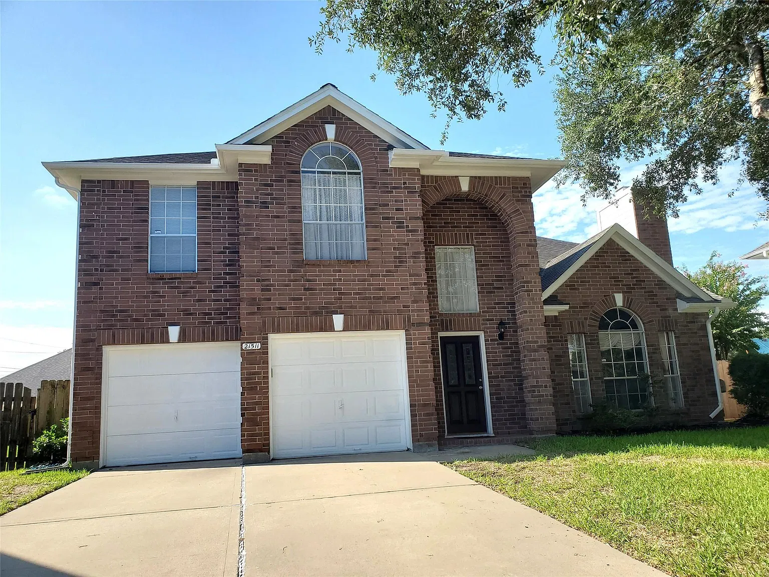 4 bed, 2.5 bath, 2779 sqft, $2,600 — Photo 1