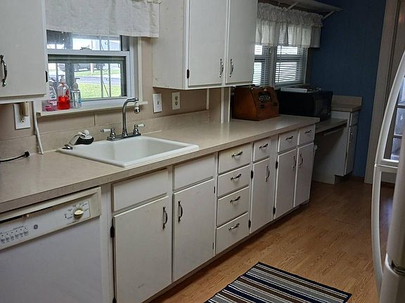 2nd image of 11 Paradise Hill Dr