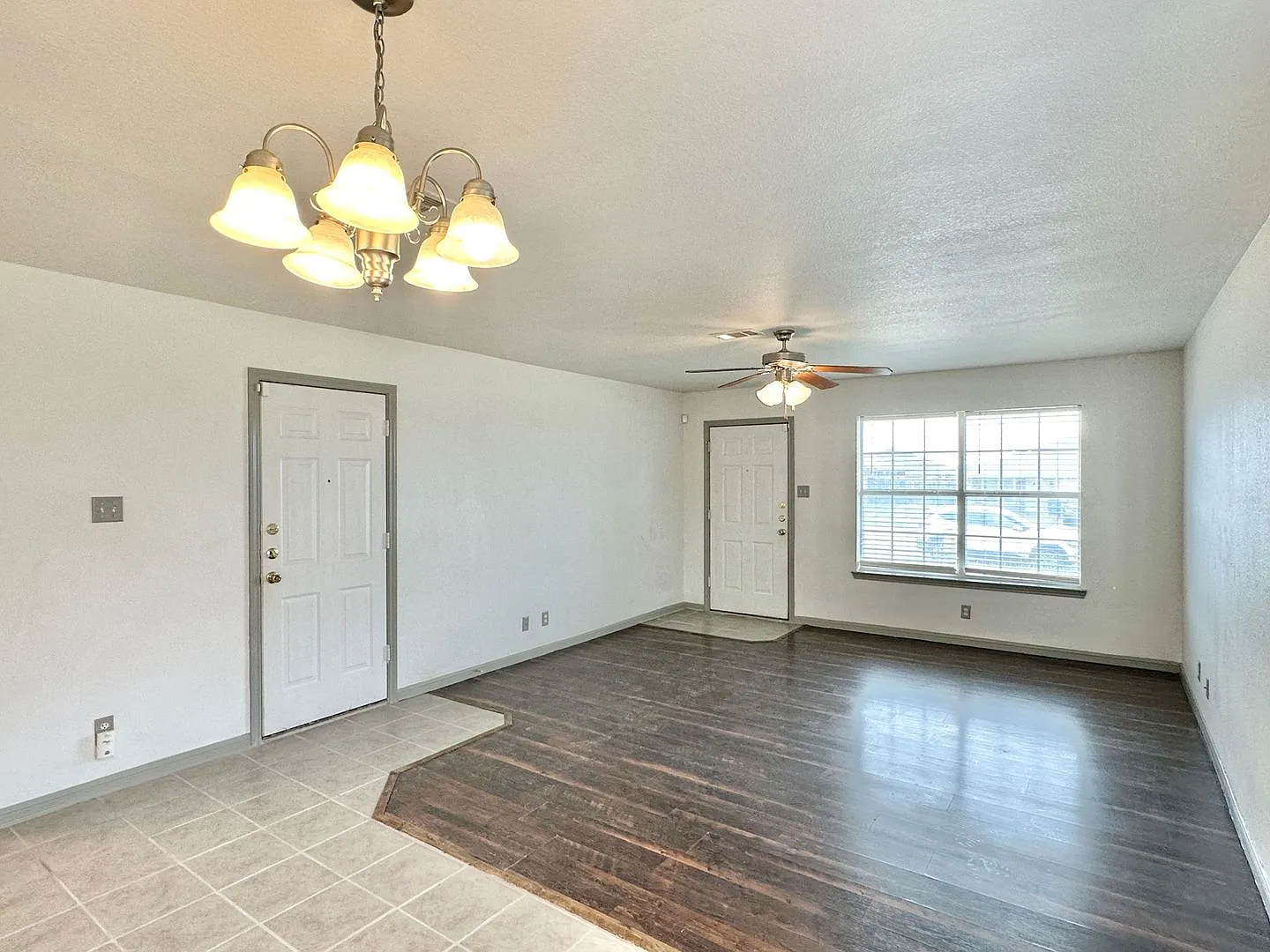 4304 Elms Run Cir — Photo 4