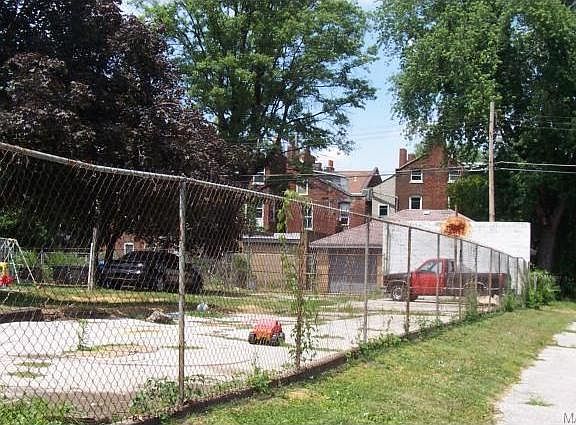 2nd image of 1437 Sullivan Ave