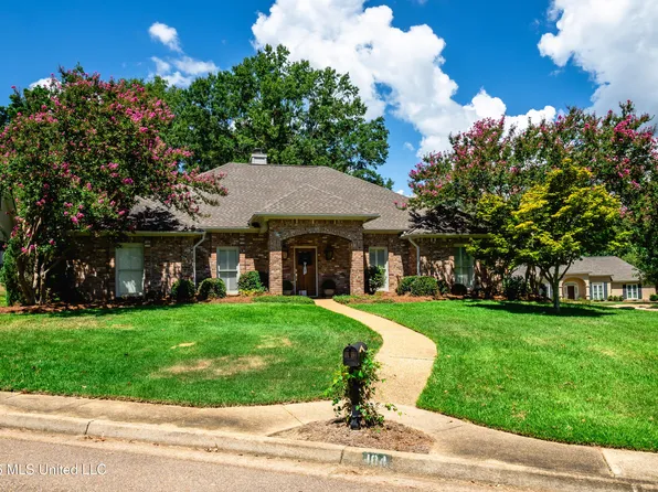 104 Arbor Ridge Rd, Ridgeland, MS 39157