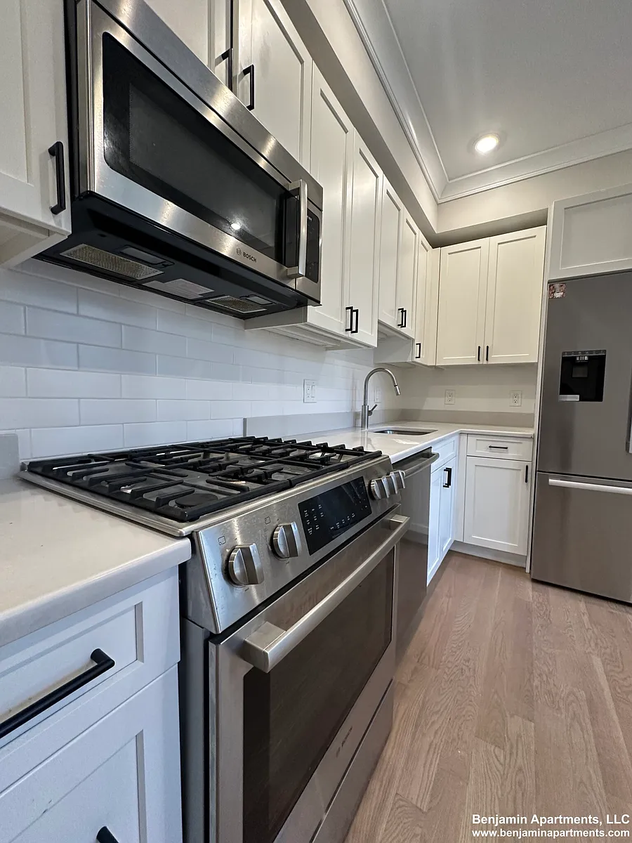 Building Photo - 47 Englewood Ave #8
