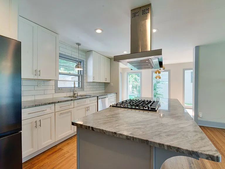 3921 Sheffield Dr — Photo 14