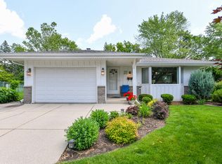 W182N8964 Princeway Dr, Menomonee Falls, WI 53051