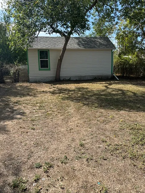 506 E Elm St