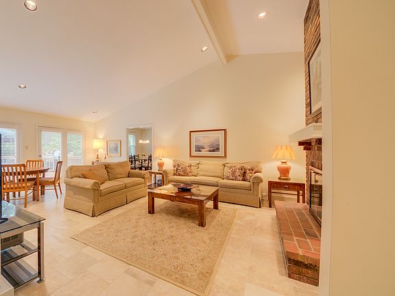 4th image of 14632 Pine Orchard Ct