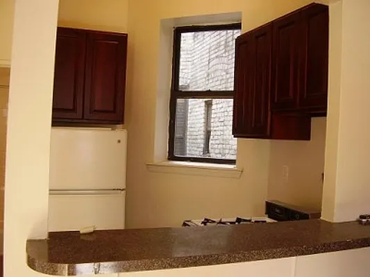 Rented by Rent Manhattan | media 2