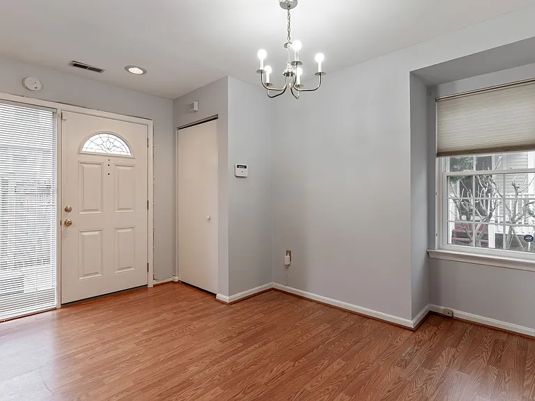 48 Avonshire Ct — Photo 12