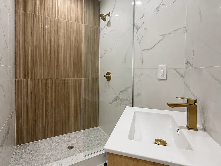 456 W 47th St #3C — Photo 6