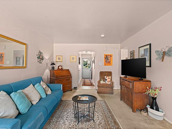 5th image of 1155 York Rd APT E5