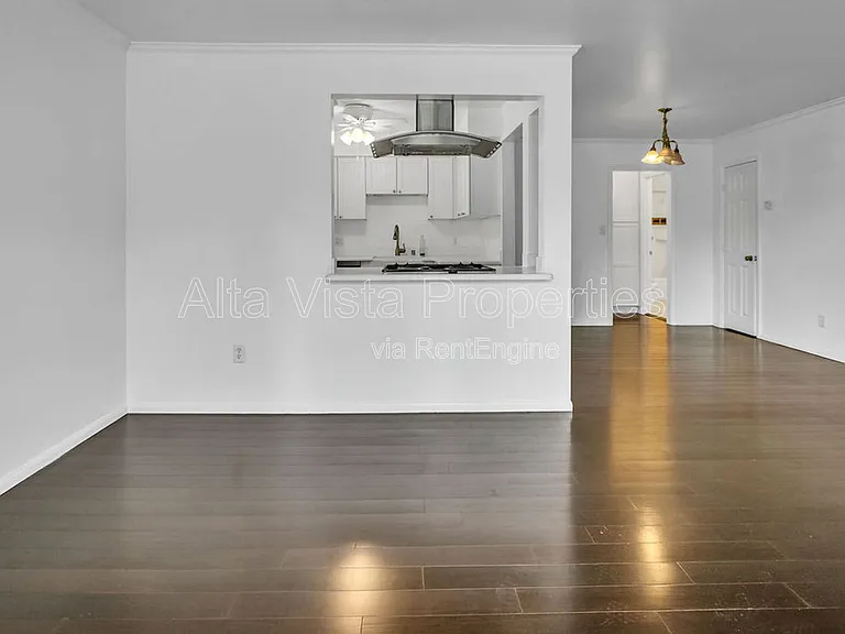 5357 La Jolla Blvd — Photo 2