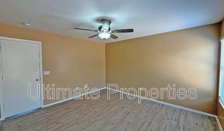 12233 W Flores Dr — Photo 8