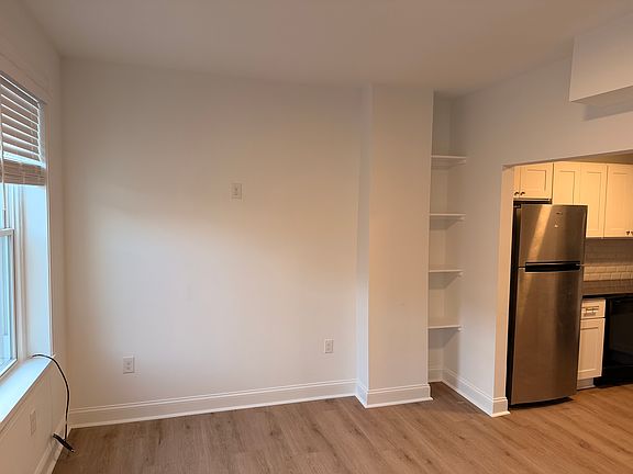 5th image of 1431 Wolf St Floor 2